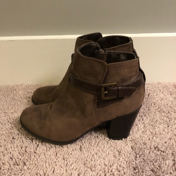 New Directions Brown Booties - Size 6.5 - Picture 2 of 7